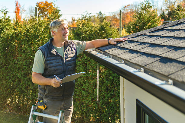 Professional Roofing technician working in Franklin, CA